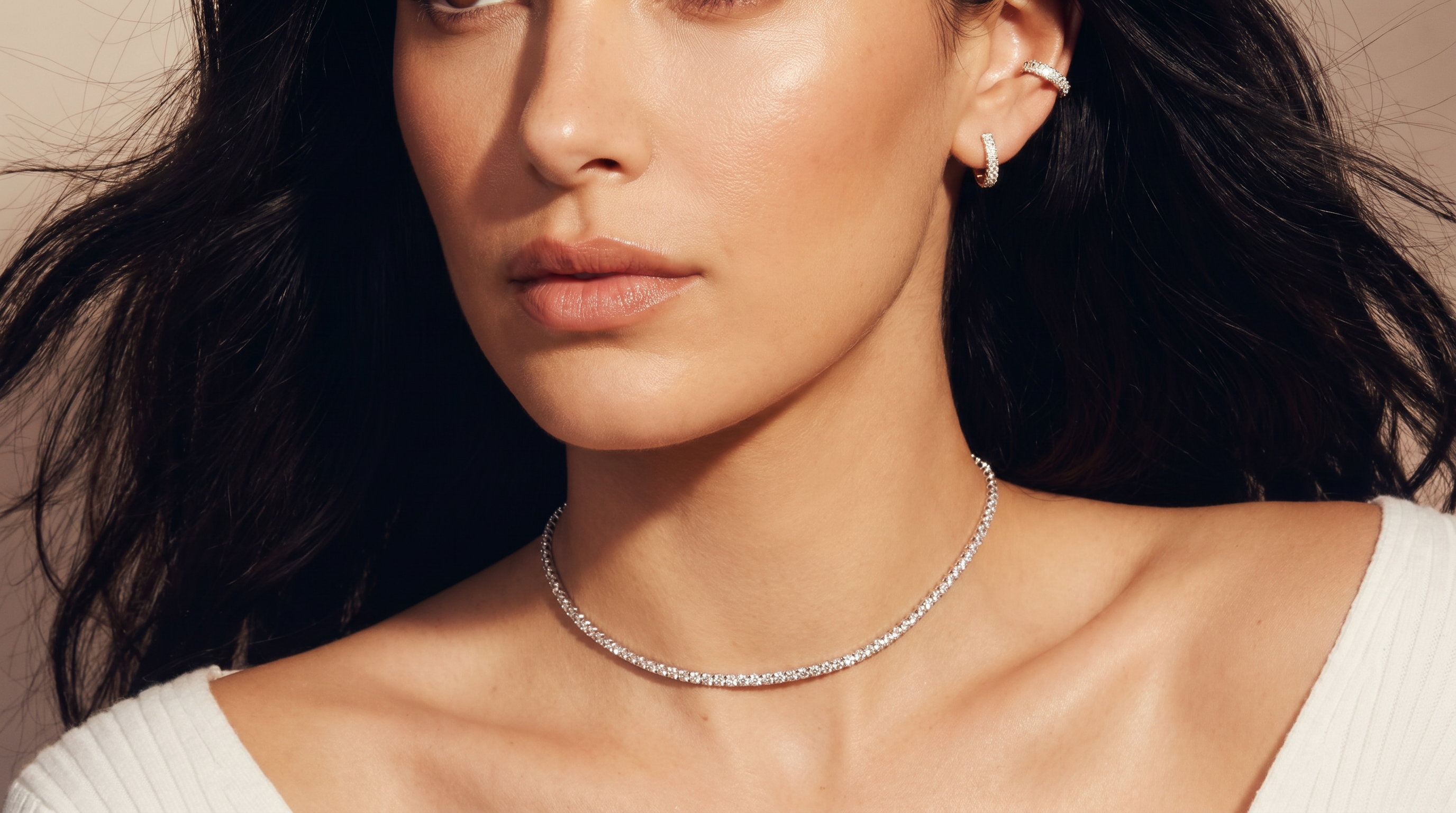How to Choose the Right Gold Earrings for Your Face Shape