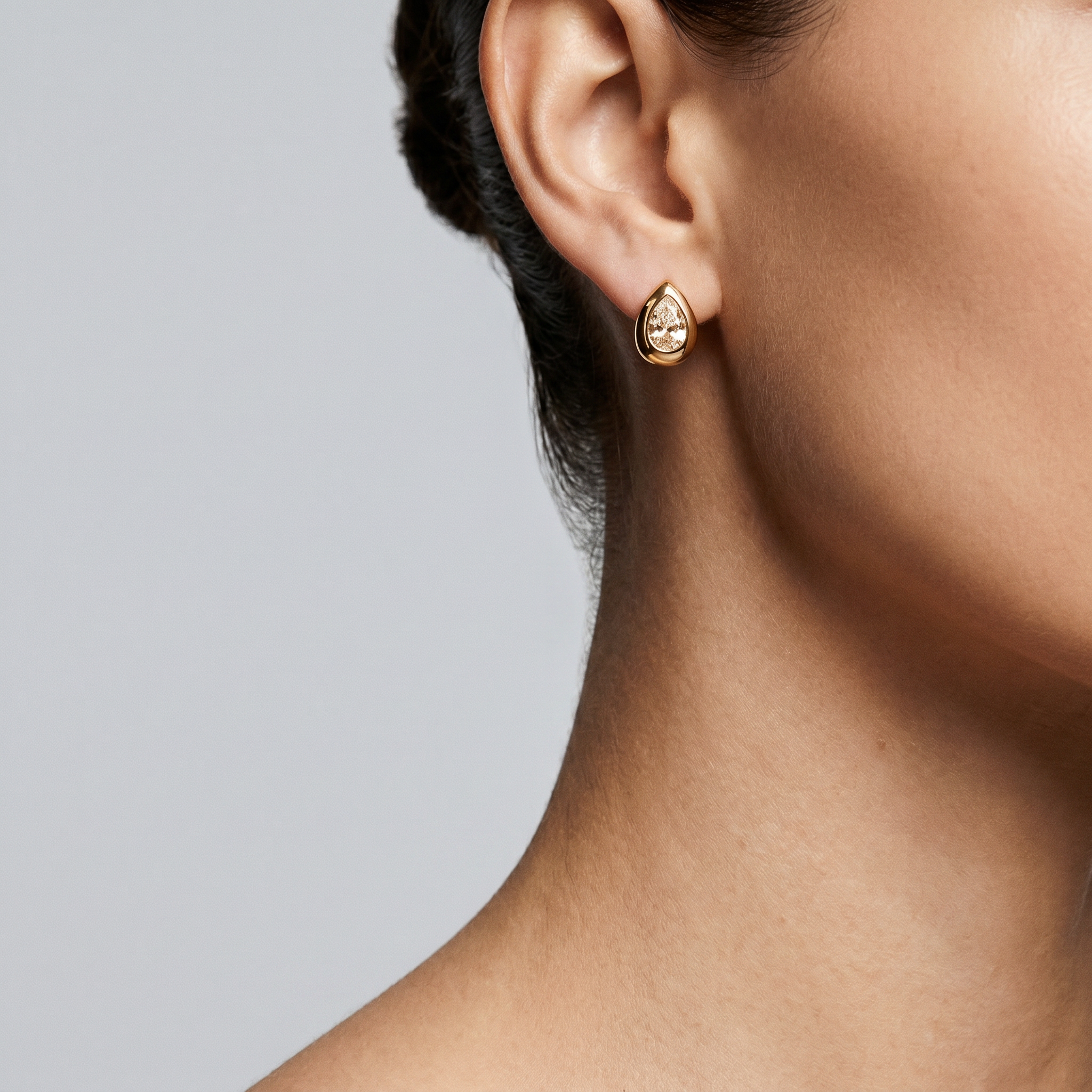 Sculpted Teardrop Hoops